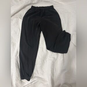 Brandy Melville Rosa Sweatpants, Color: Black